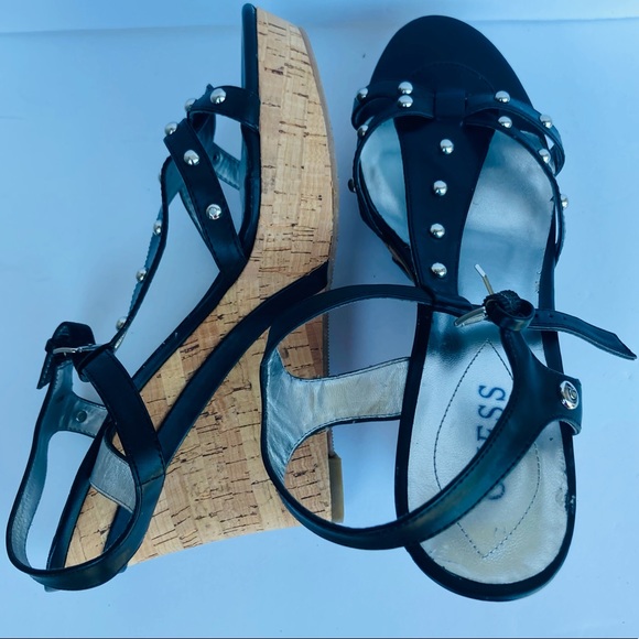 NWOT Guess - Wedge heels - Picture 3 of 5